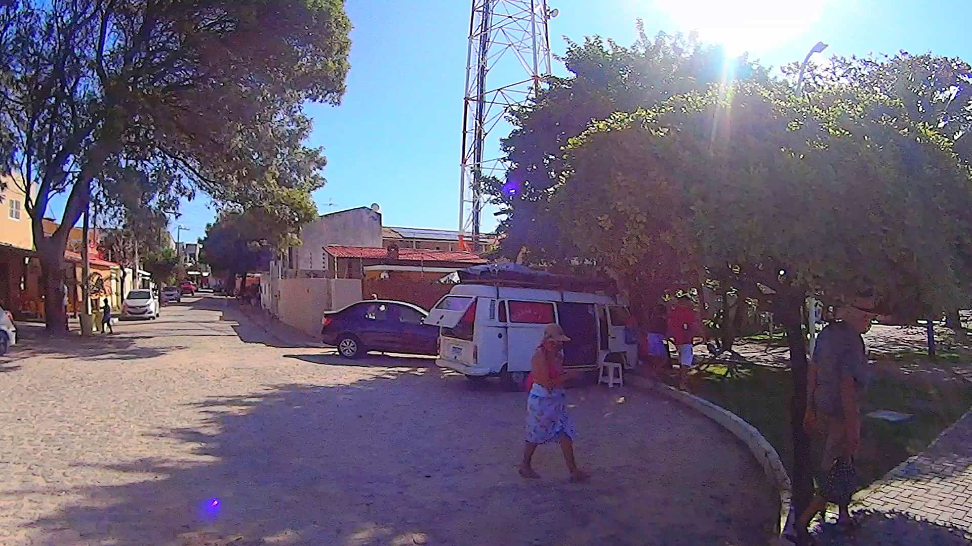 Pequeno Estacionamento entre os quarteirões